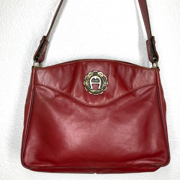 Vintage 70s Etienne Aigner Red Shoulder Bag Hand Made Oxblood Leather 12X9" - Picture 2 of 16